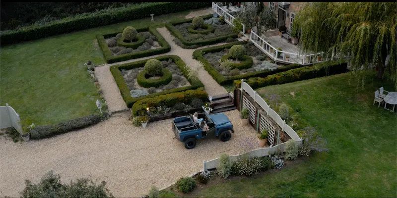 Driveway at American barn in Guildford, B1125 (photo 62)