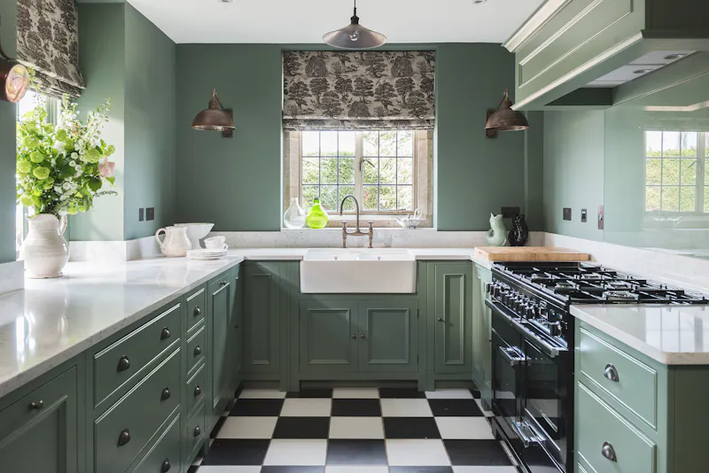 Kitchen at Gothic Castle in Maidstone, G319 (photo 13)