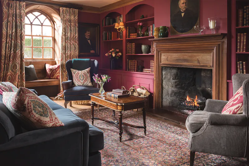Sitting room at Gothic Castle in Maidstone, G319 (photo 7)