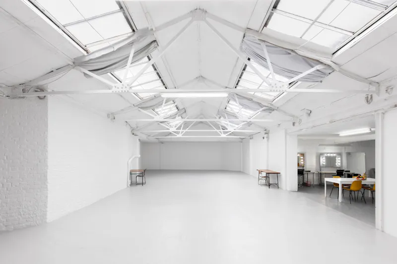 White drive-in studio Dalston, N553 (photo 9)