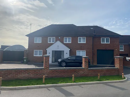 Modern Family Home in Bushey, D2774