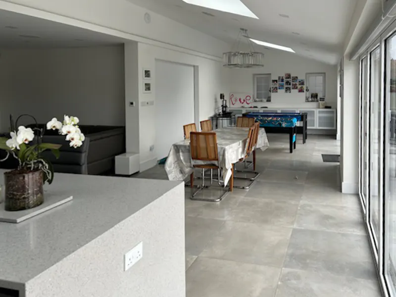 Modern Family Home in Bushey, D2774 (photo 5)