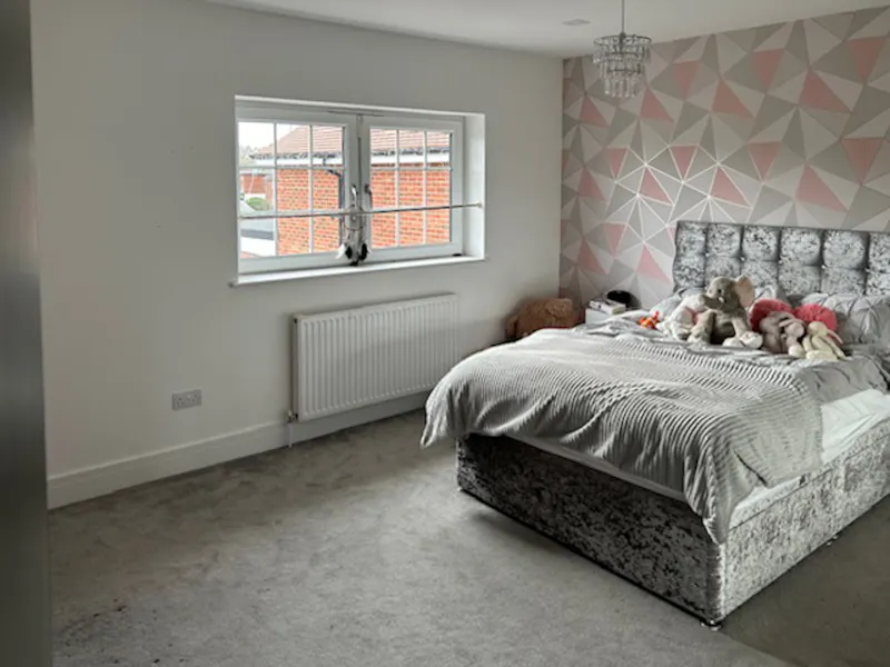 Bedroom at Modern Family Home in Bushey, D2774 (photo 12)