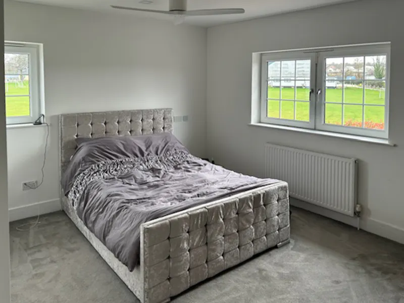 Bedroom at Modern Family Home in Bushey, D2774 (photo 15)