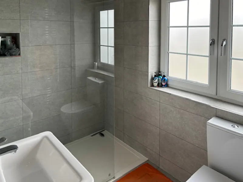 Bathroom at Modern Family Home in Bushey, D2774 (photo 19)