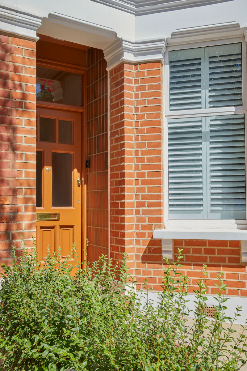 Colourful Harringay house, B2041 (photo 2)
