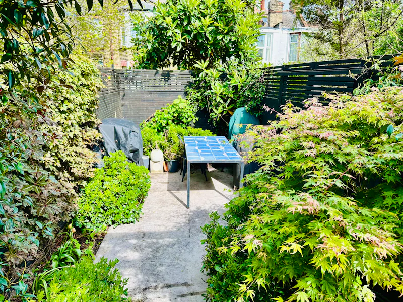 Garden at Colourful Harringay house, B2041 (photo 44)