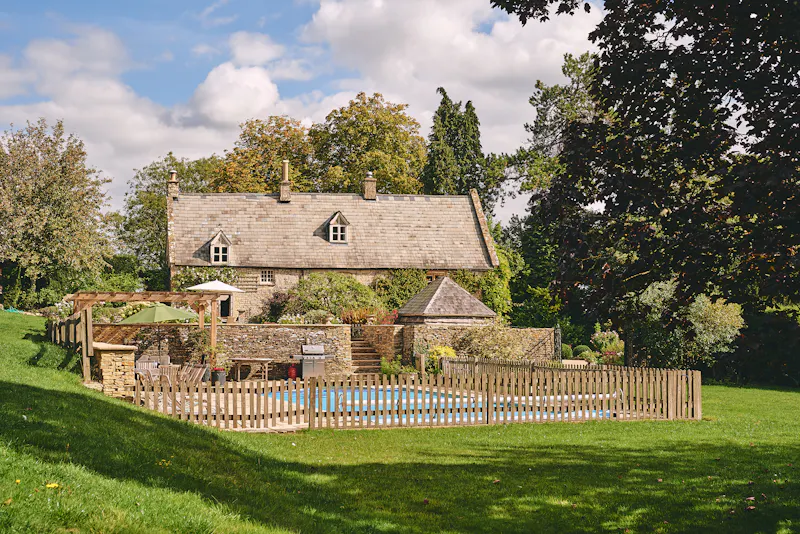 Picturesque Cotswold Grange, C943 (photo 33)