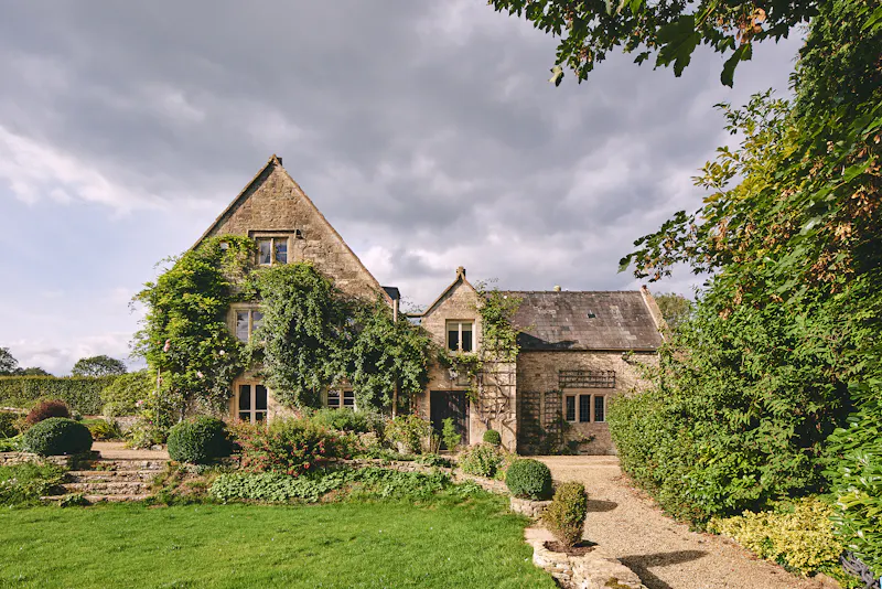 Picturesque Cotswold Grange, C943 (photo 45)