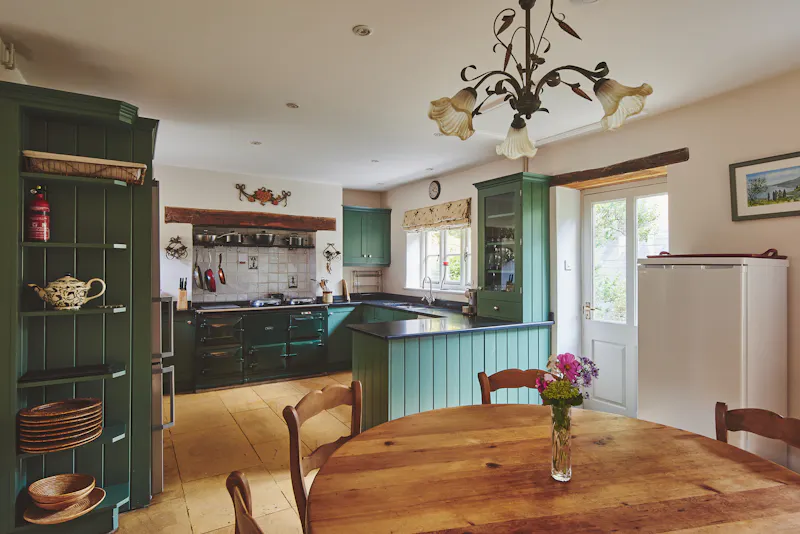 Aga at Picturesque Cotswold Grange, C943 (photo 11)