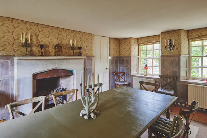 Picturesque Cotswold Grange, C943 (photo 14)