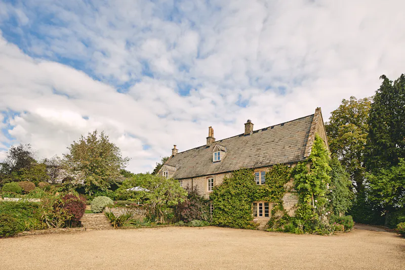 Driveway at Picturesque Cotswold Grange, C943 (photo 1)