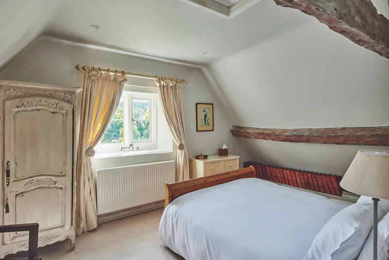 Bedroom at Picturesque Cotswold Grange, C943 (photo 19)