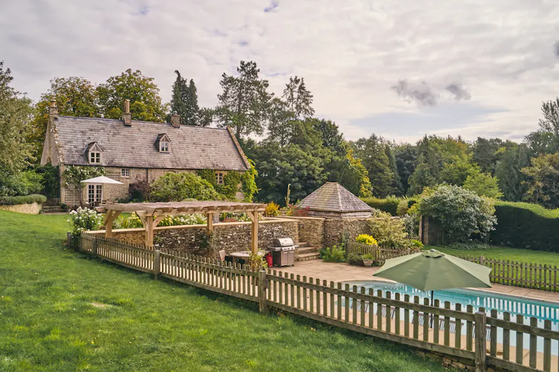 Picturesque Cotswold Grange, C943 (photo 34)
