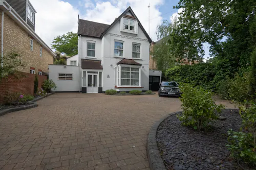 Detached Hampton family home, B2043