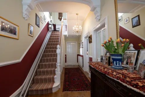Detached Hampton family home, B2043