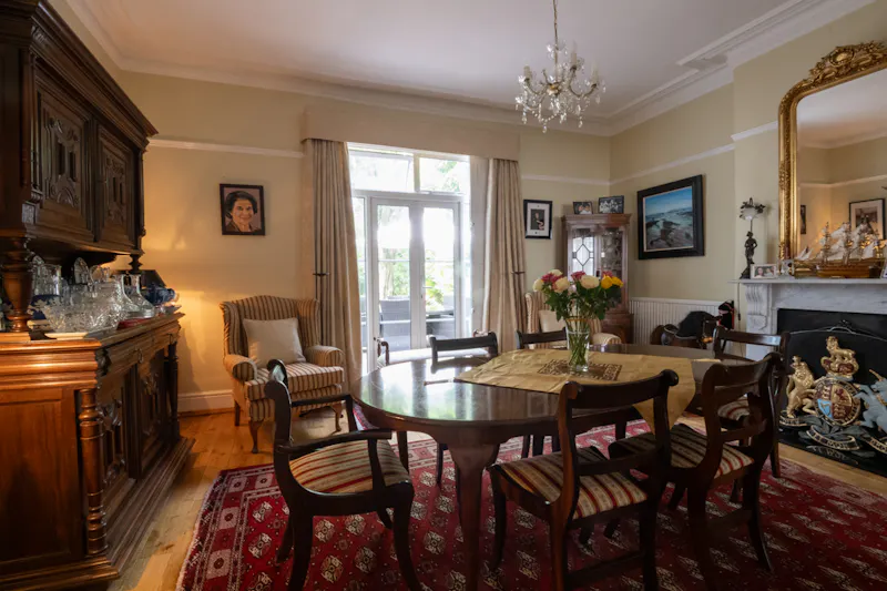 Detached Hampton family home, B2043 (photo 15)