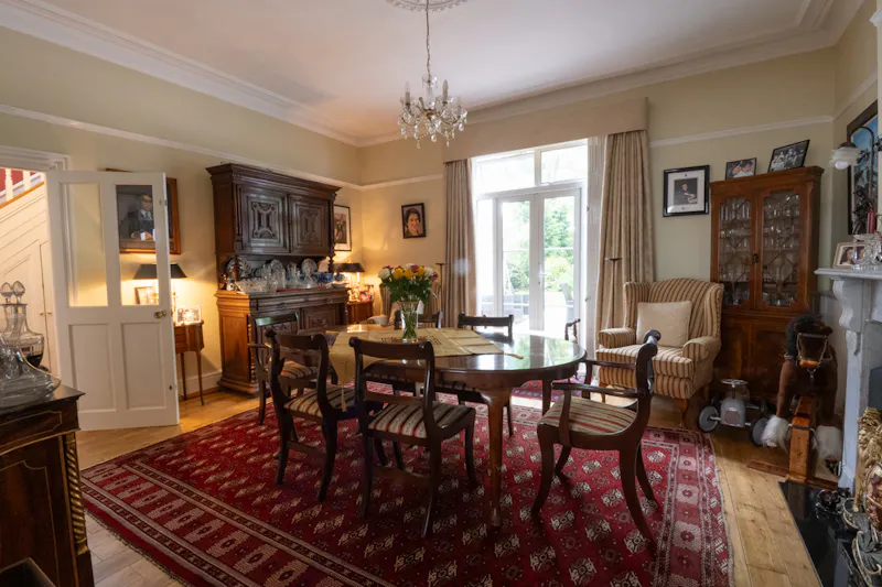 Detached Hampton family home, B2043 (photo 13)