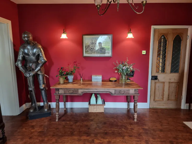 Entrance hall at 18th Century School Conversion, D2158 (photo 2)