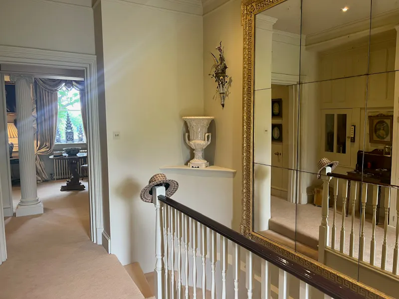 Landing at Napoleon Suite in Brasted, A1629 (photo 20)