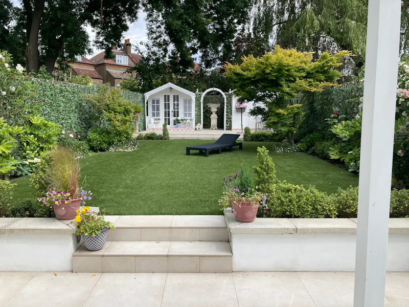 Garden at Pretty white Dulwich home, D2778 (photo 21)