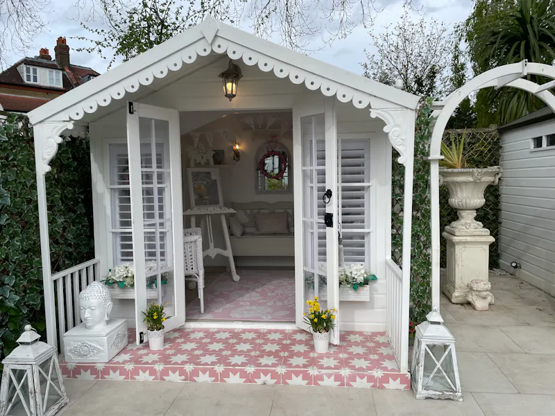 Summer house at Pretty white Dulwich home, D2778 (photo 24)