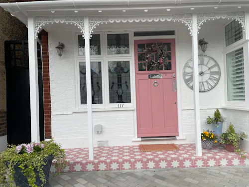 Pretty white Dulwich home, D2778