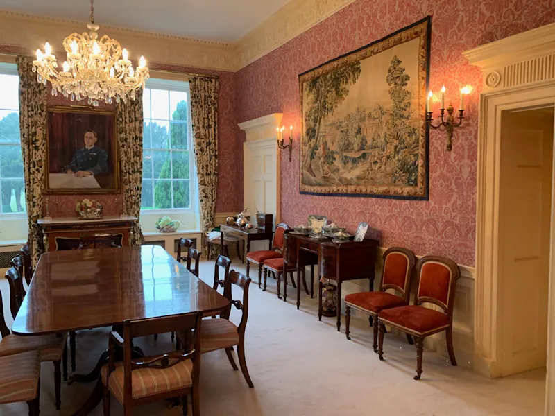 Dining room at Classic Georgian country house, A1209 (photo 5)