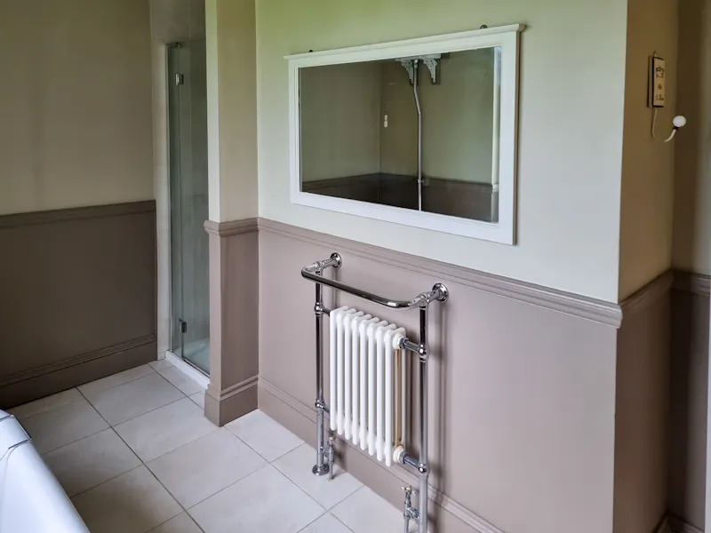 Shower at 18th Century School Conversion, D2158 (photo 19)