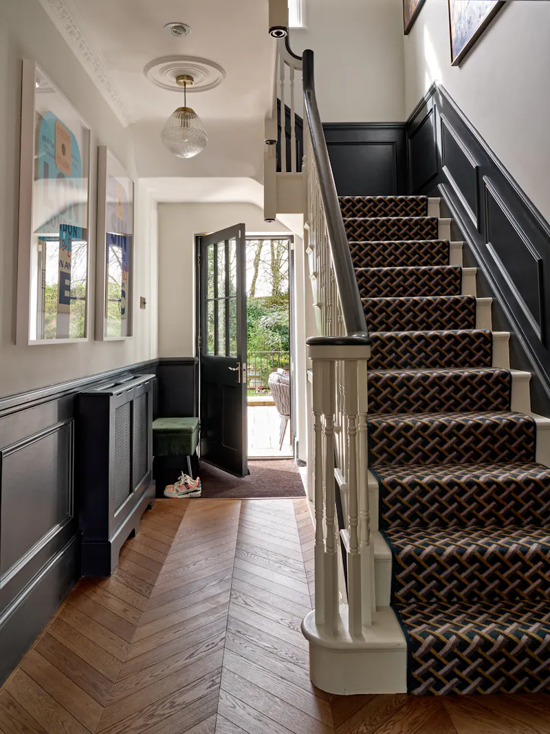 Staircase at Luxurious Georgian home in Ware, A1631 (photo 3)