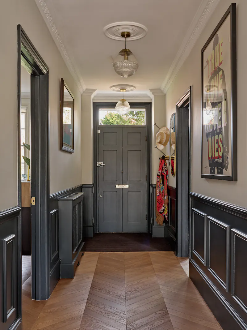 Entrance hall at Luxurious Georgian home in Ware, A1631 (photo 2)
