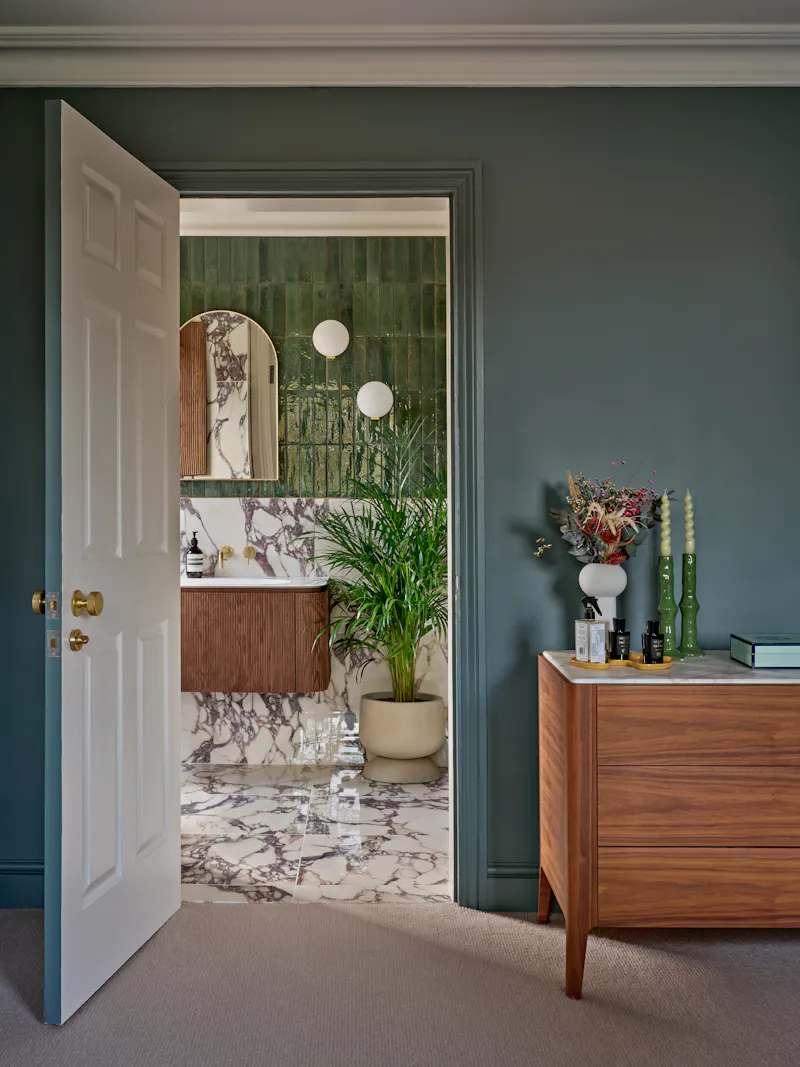 Bathroom at Luxurious Georgian home in Ware, A1631 (photo 20)