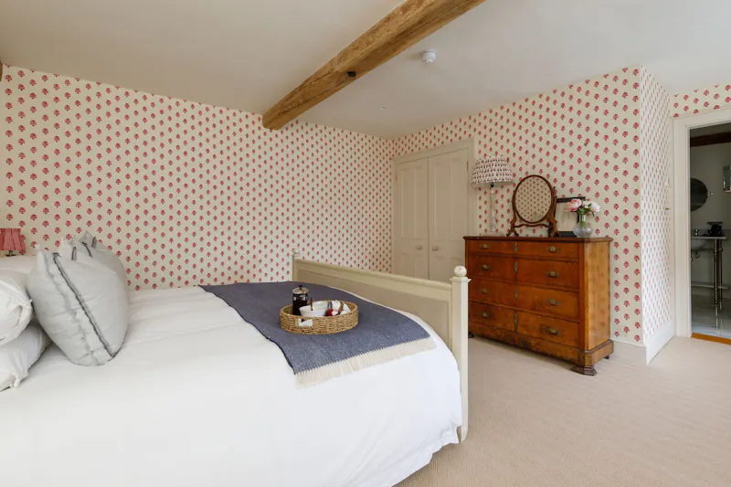 Grade II-listed Sussex Manor, A1630 (photo 55)