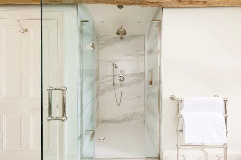 Shower at Grade II-listed Sussex Manor, A1630 (photo 57)