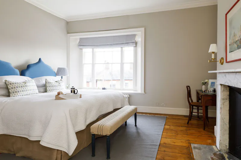 Bedroom at Grade II-listed Sussex Manor, A1630 (photo 44)