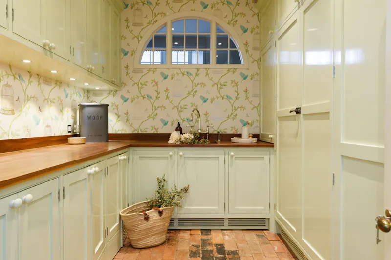 Wallpaper at Grade II-listed Sussex Manor, A1630 (photo 16)