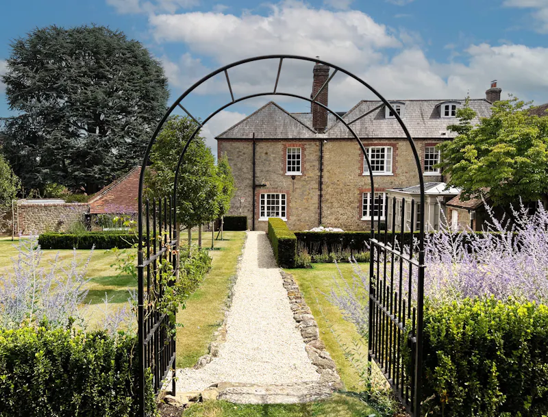 Grade II-listed Sussex Manor, A1630 (photo 66)