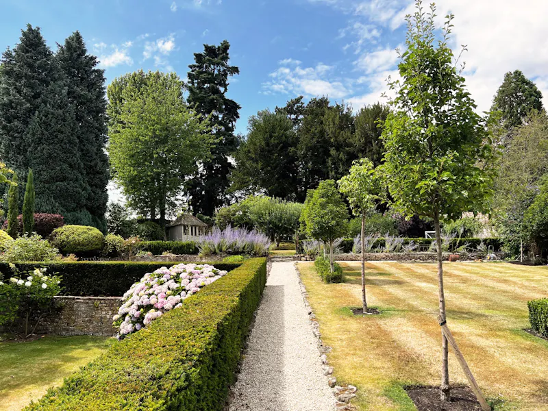 Garden at Grade II-listed Sussex Manor, A1630 (photo 62)