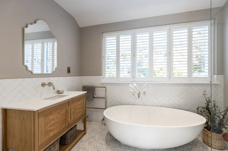 Bathroom at Hurst Vale, D2776 (photo 20)