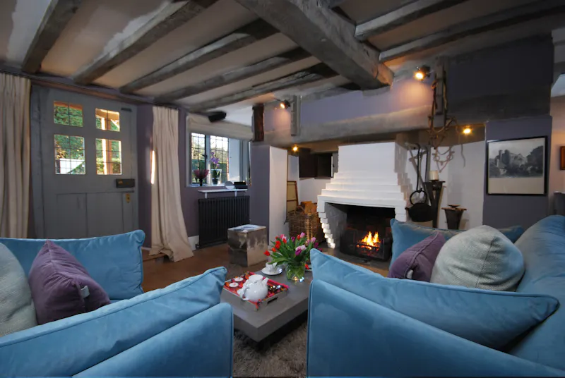 Modernised Tudor Petworth Manor, M362 (photo 8)