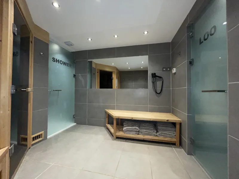 Modernised Tudor Petworth Manor, M362 (photo 31)