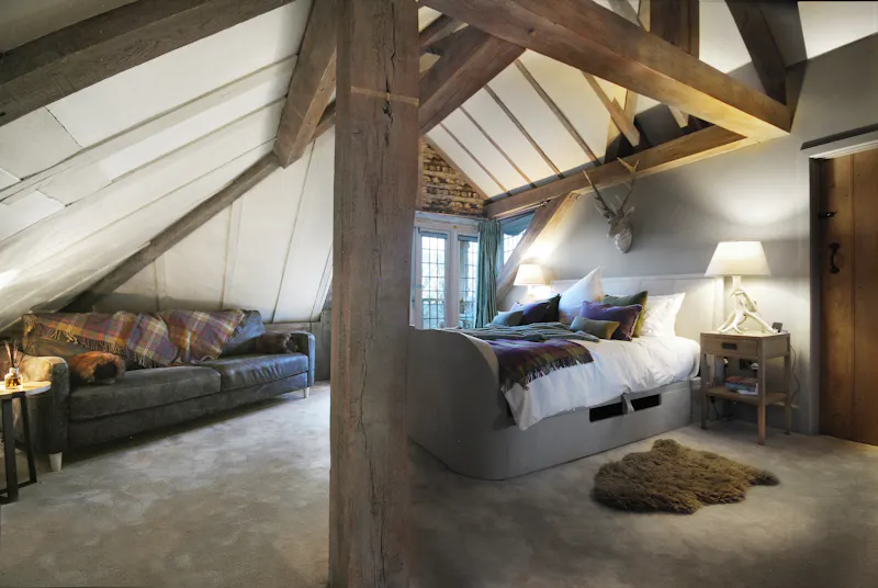 Beams at Modernised Tudor Petworth Manor, M362 (photo 15)