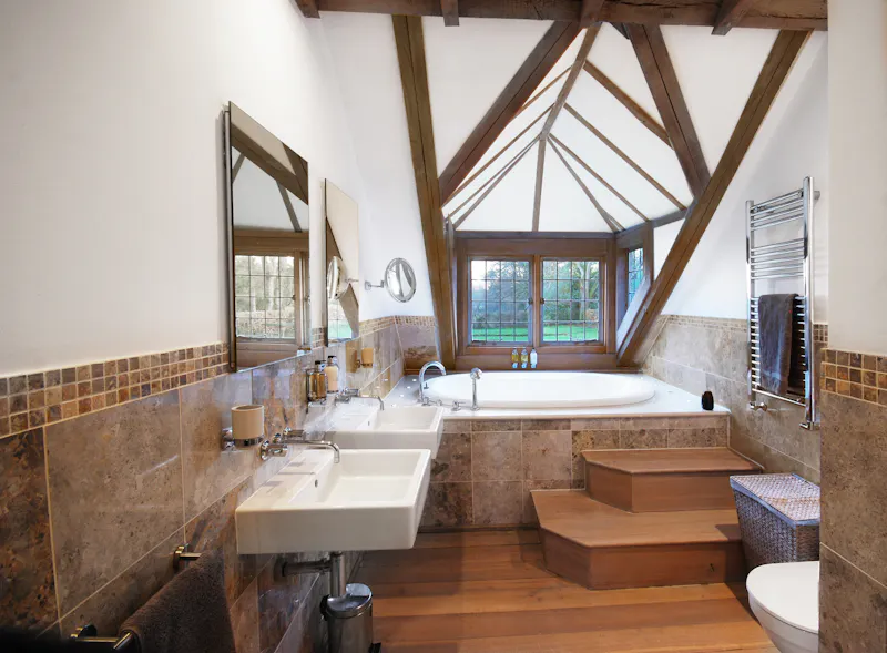 Bath at Modernised Tudor Petworth Manor, M362 (photo 17)