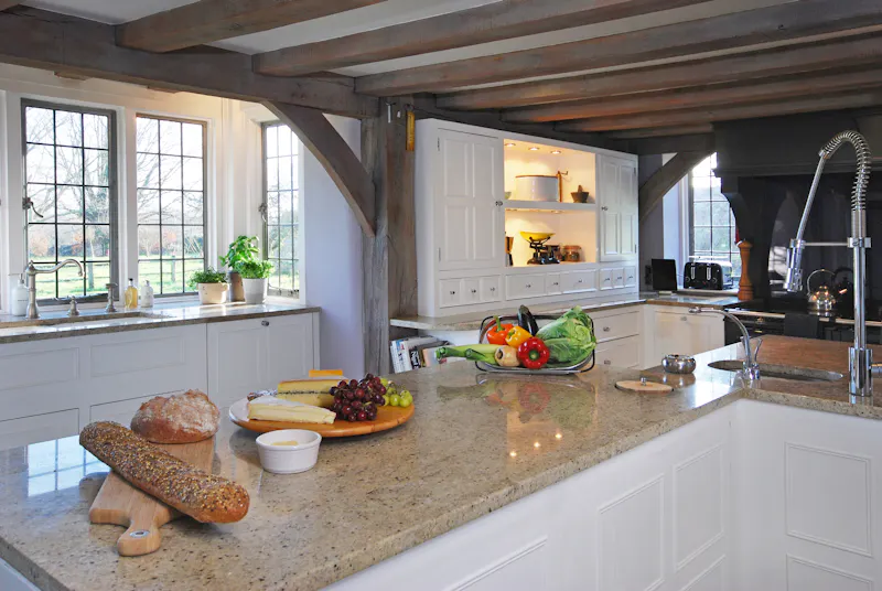 Modernised Tudor Petworth Manor, M362 (photo 9)
