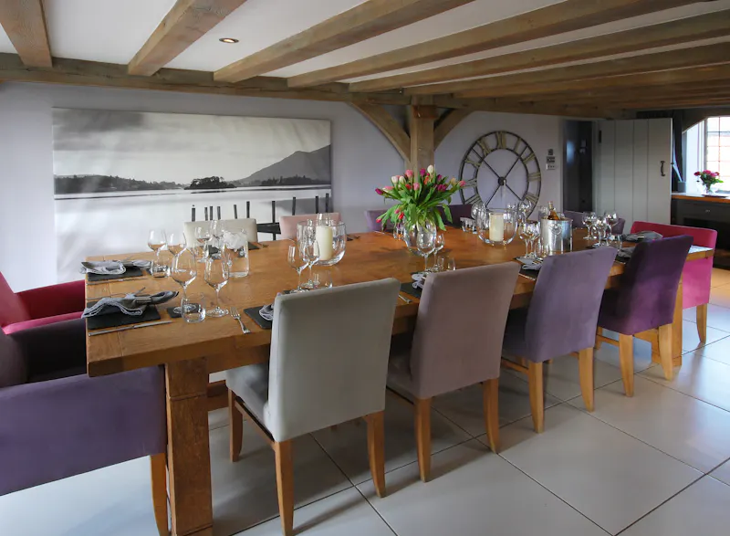 Modernised Tudor Petworth Manor, M362 (photo 12)