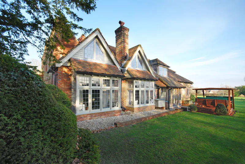 Modernised Tudor Petworth Manor, M362 (photo 40)