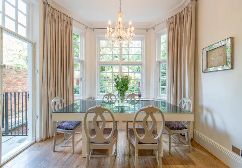 Dining room at Elegant Hampstead Apartment, F1253 (photo 3)