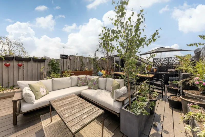Sitting room at Topical Southwark Penthouse, F1249 (photo 11)