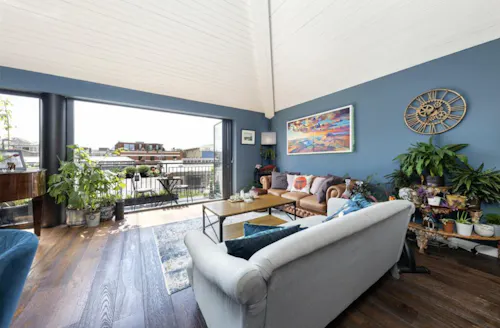 Topical Southwark Penthouse, F1249