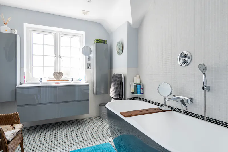 Bathroom at Classic Mock-Tudor House Esher, D2782 (photo 14)